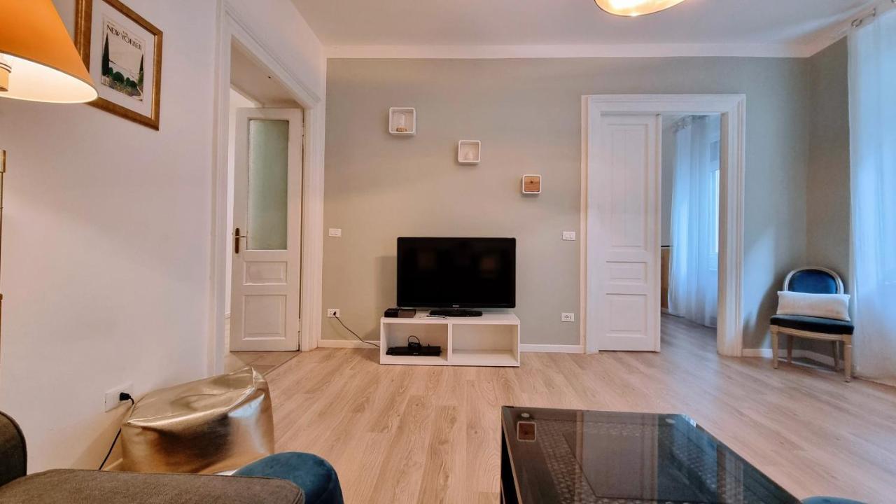 Appartamento La Casa Dei Leoni Trieste Esterno foto